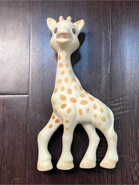 Sophie the Giraffe-Inspired Baby Teether - Cream Vulli